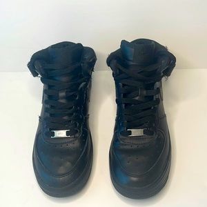Black Air Force 1s (Youth 5.5)